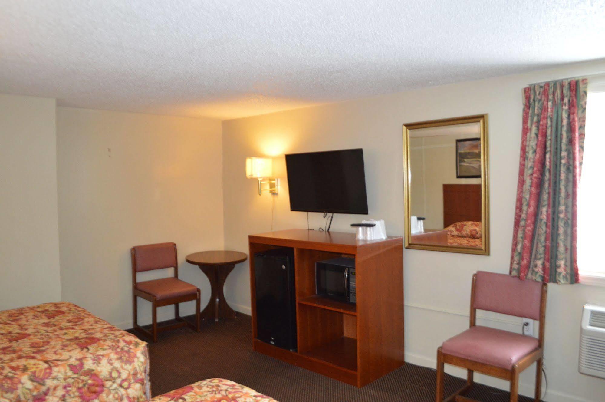Royal Inn Motel Watertown Esterno foto