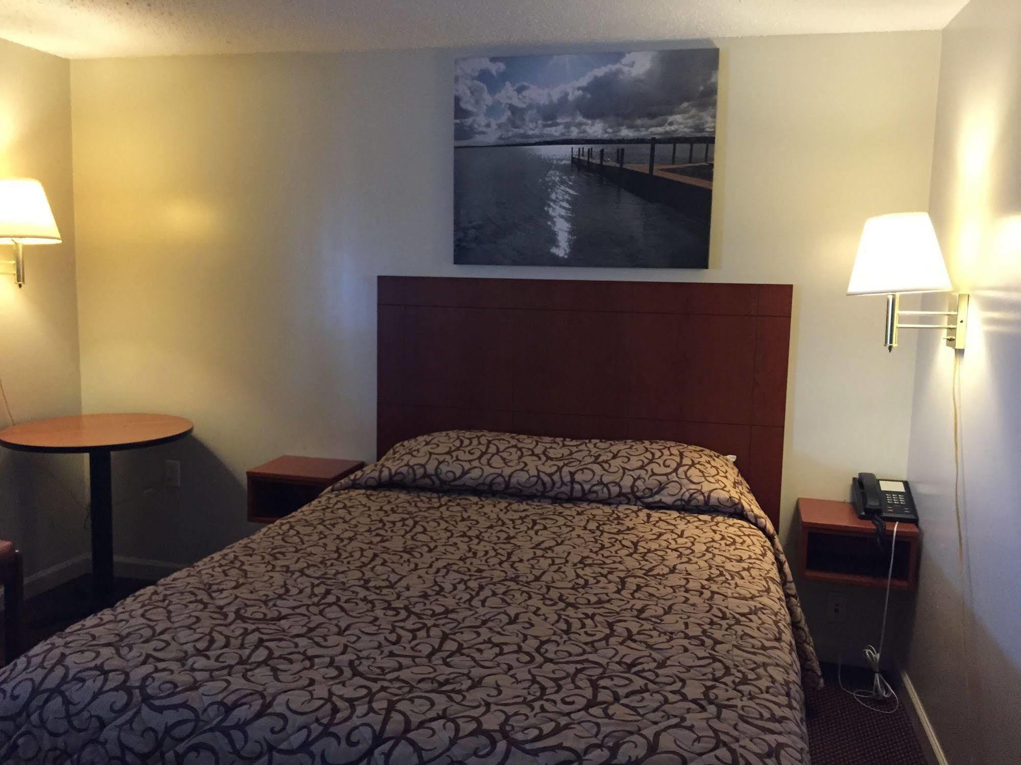 Royal Inn Motel Watertown Esterno foto