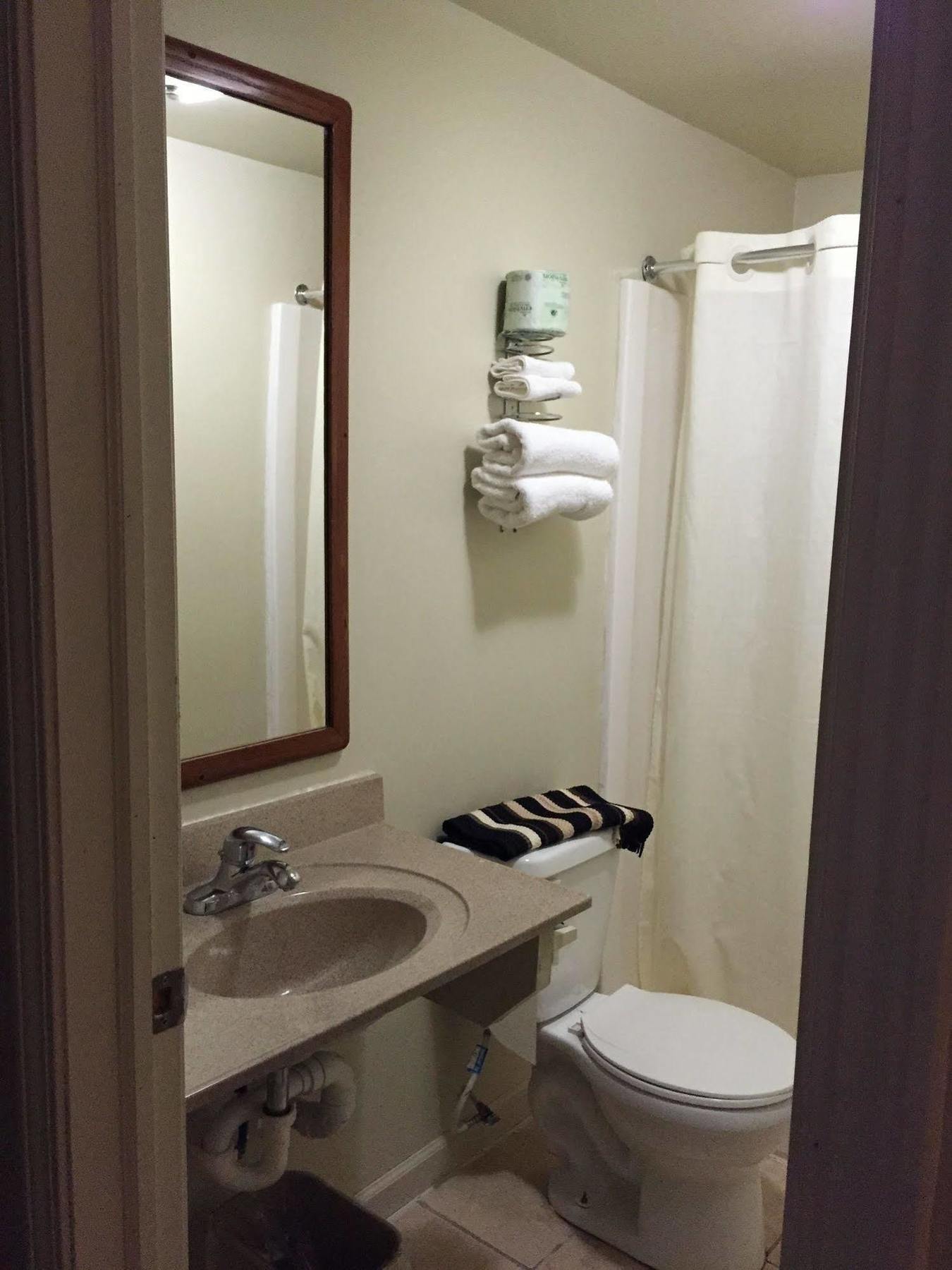 Royal Inn Motel Watertown Esterno foto