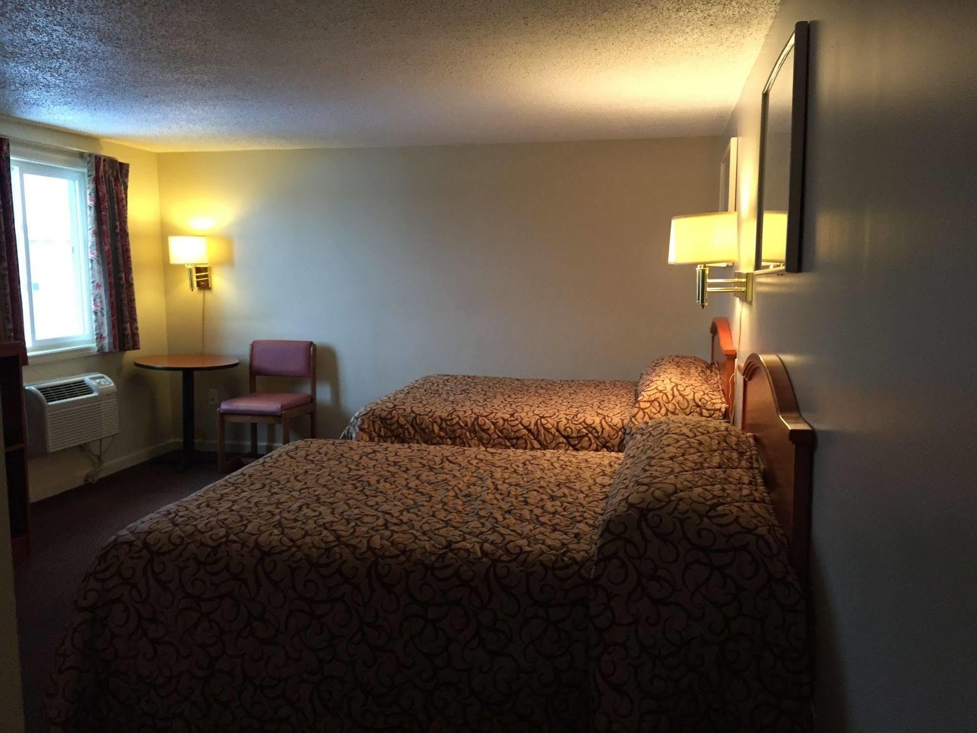 Royal Inn Motel Watertown Esterno foto